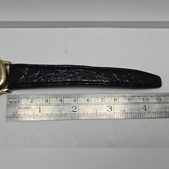 Vintage Gruen Vanity Fair Quartz Watch Black Leather Band VF New Battery - Picture 7 of 11